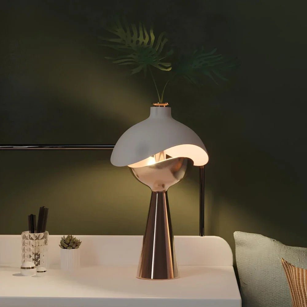 Sculpted Table Lamp – Elegance and Originality