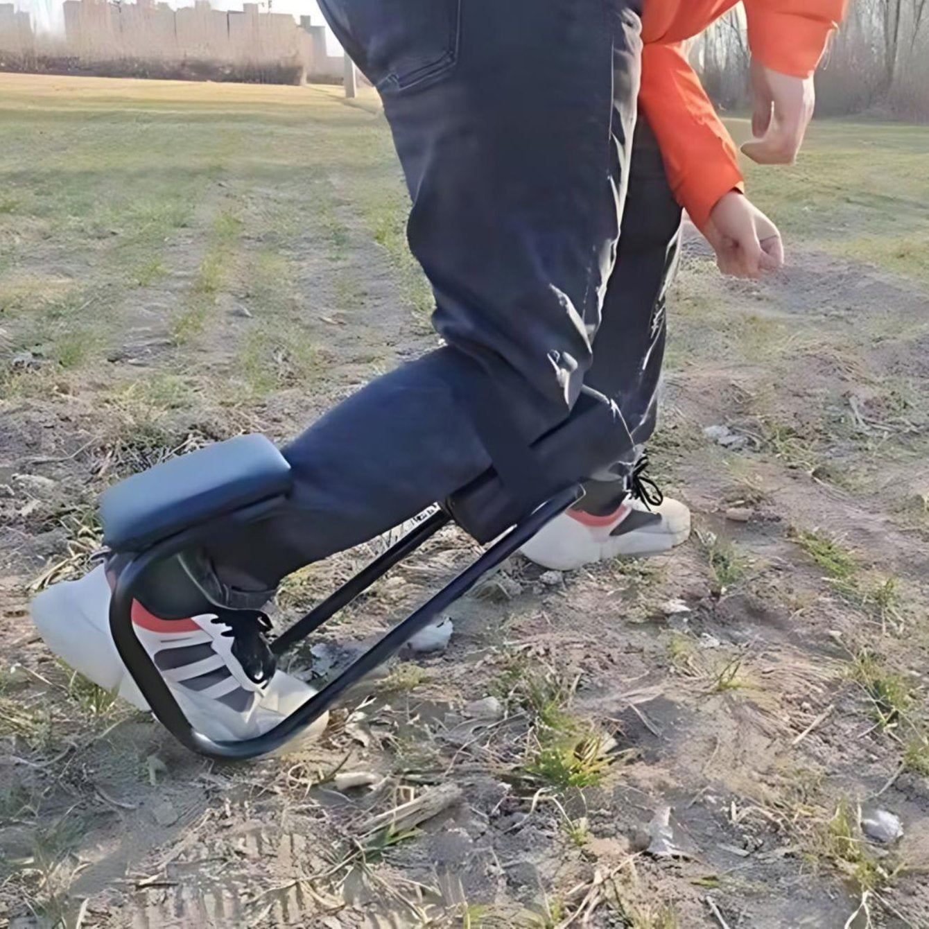 Folding Garden Stool — Comfort and Practicality Outdoors