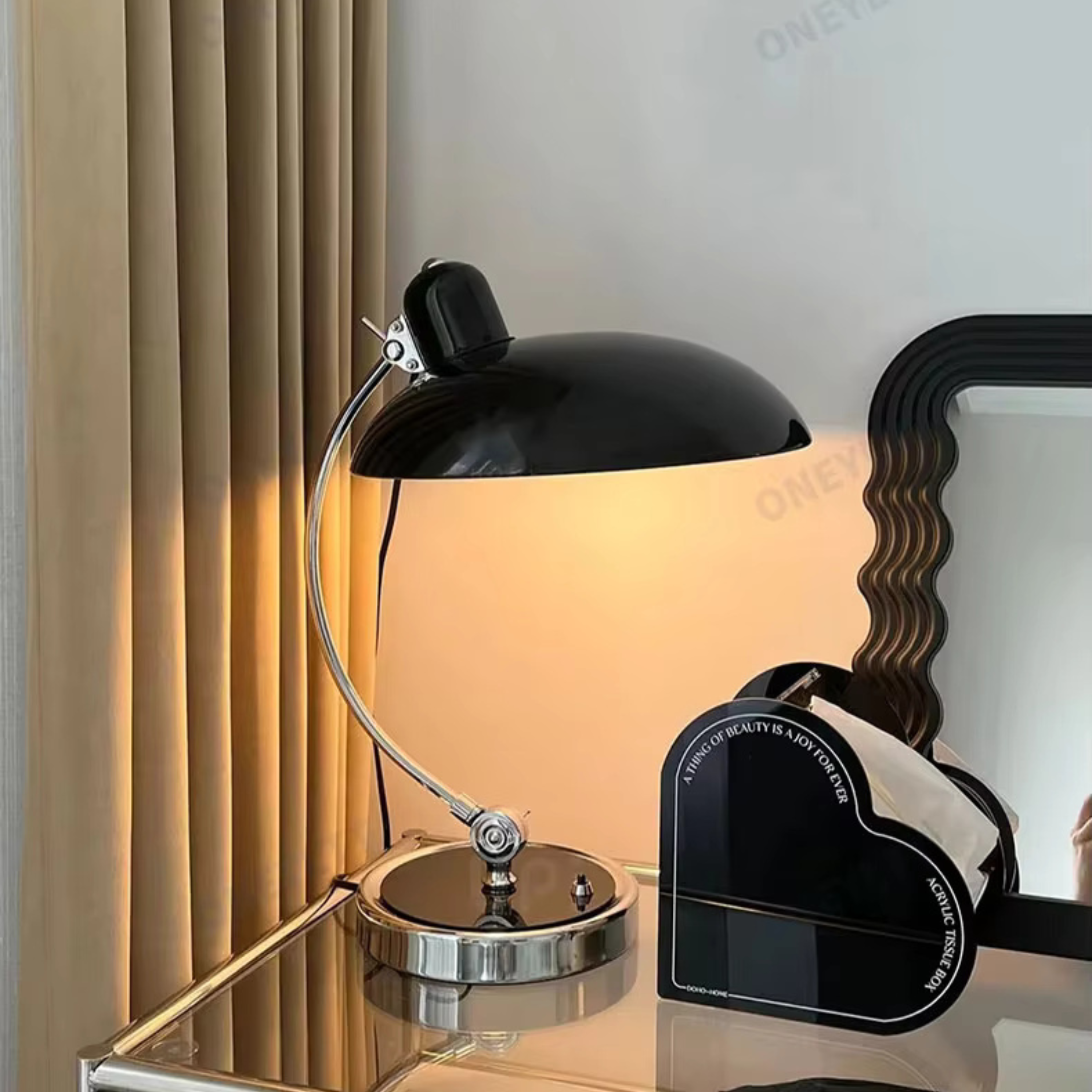 Moderne Bureau Lamp – Elegante Stijl En Stevige Structuur