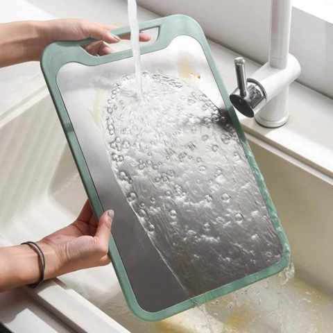 Dvojitá řezací deska – univerzální a snadno čistitelná