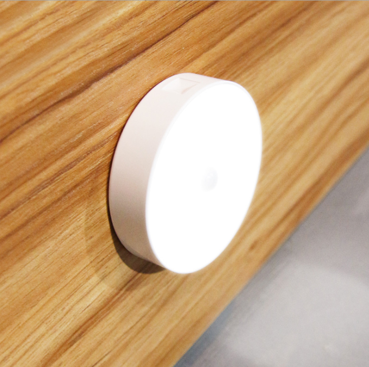 Rörelsedetektorlampa - kompakt design och hög känslighet