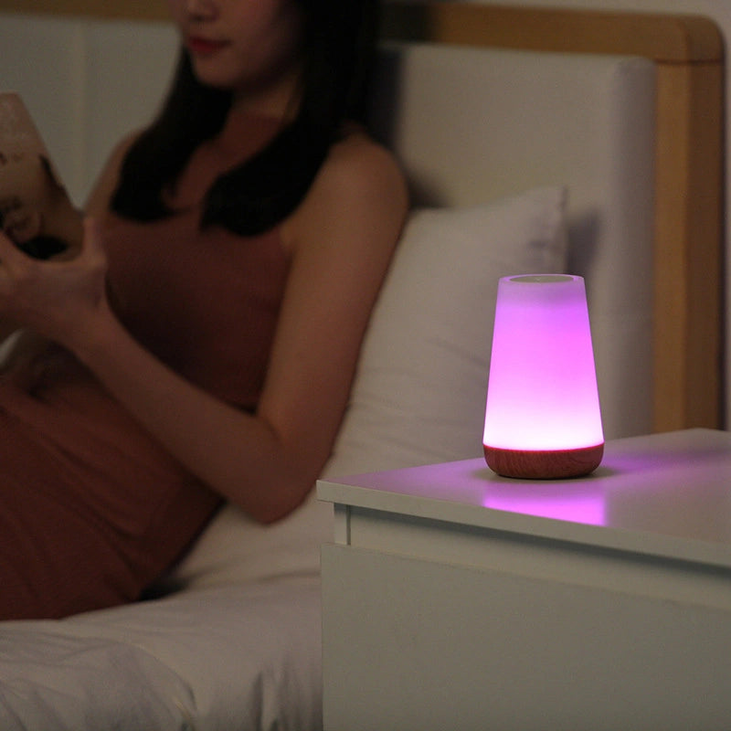 Moderná Nočná Lampa – Elegantný a Funkčný Dizajn 
