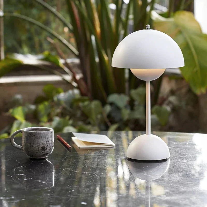 Irodai LED Lámpa – Modern egyszerűség és funkcionalitás 