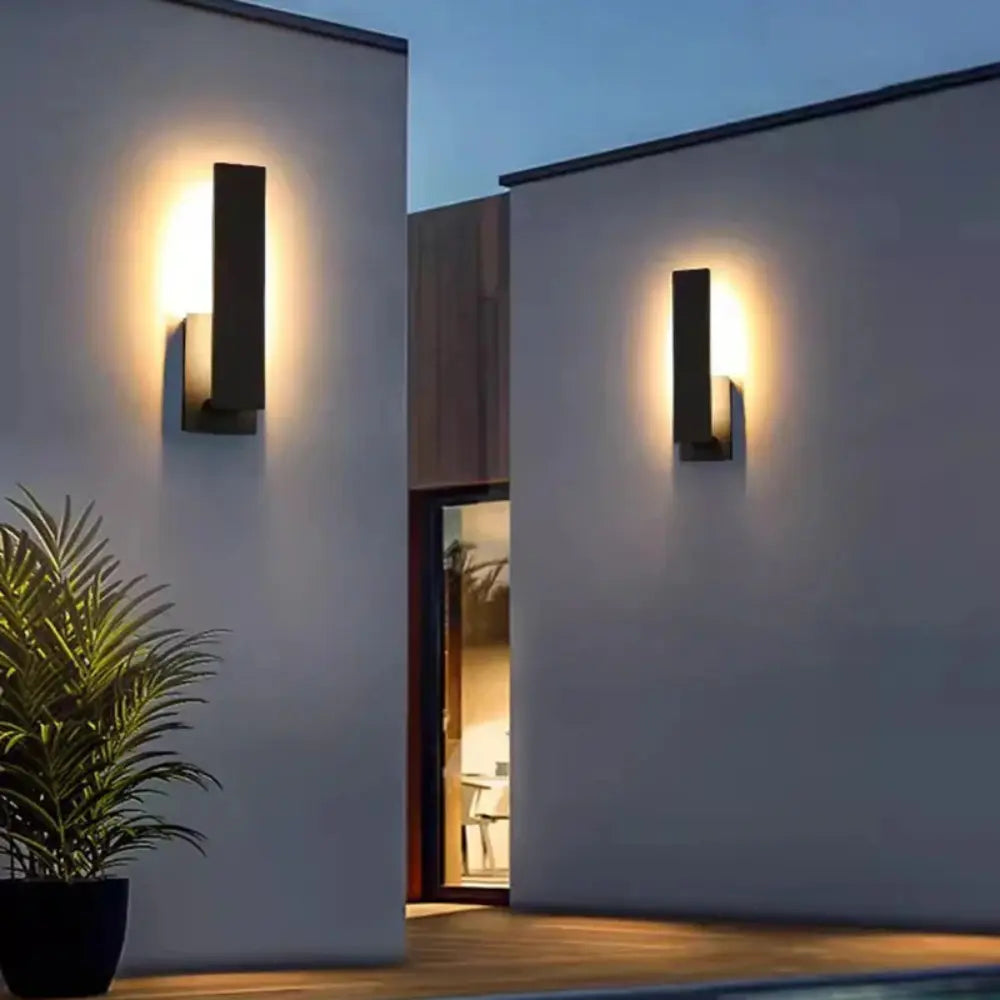 Lampada da parete per esterni resistente IP65 - Solidità e modernità