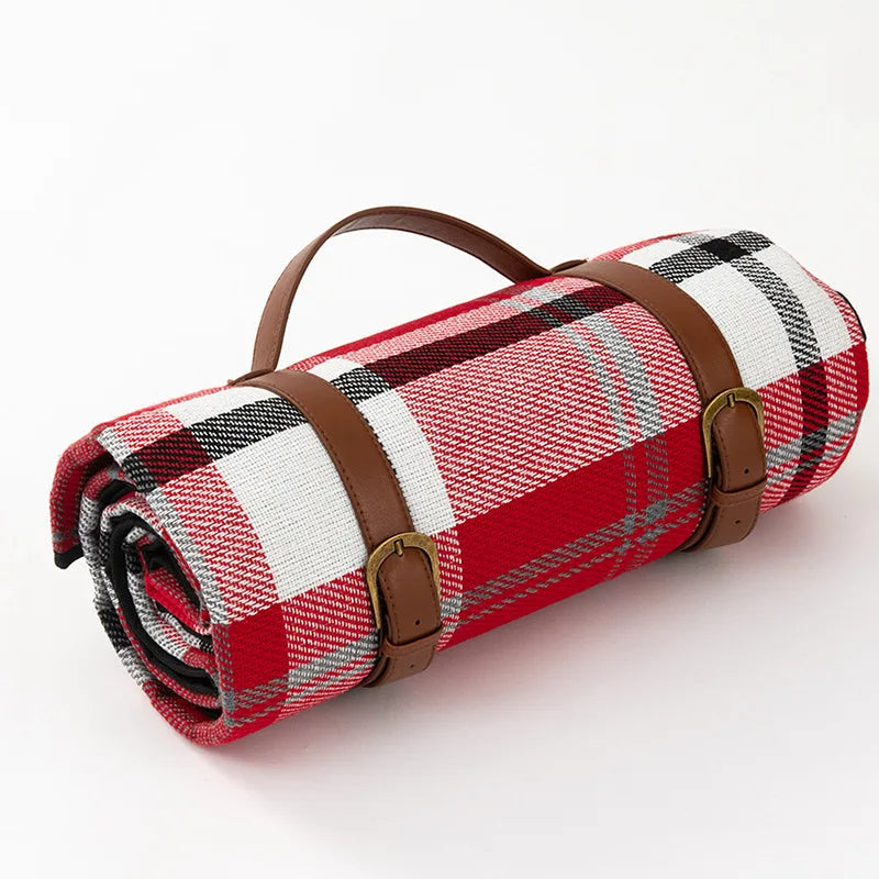 Pătură de Picnic Impermeabilă Pliabilă – Model Clasic Cu Carouri 