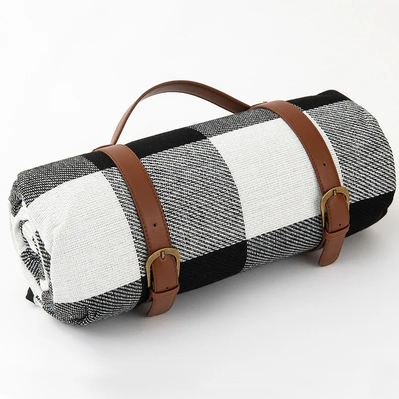 Pătură de Picnic Impermeabilă Pliabilă – Model Clasic Cu Carouri 