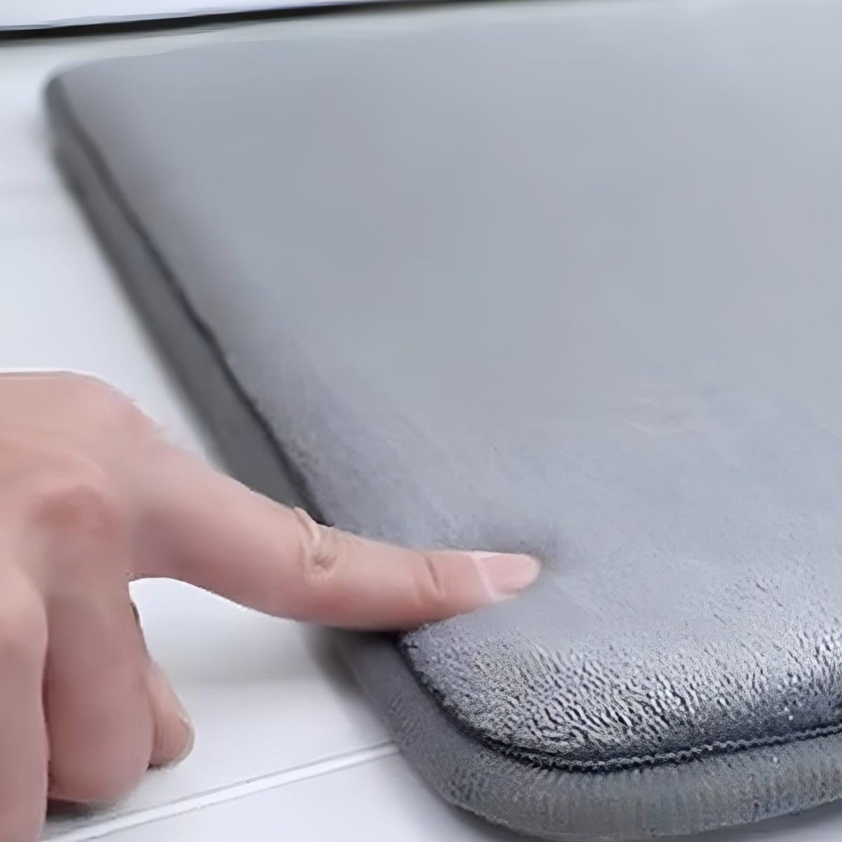 سجادة حمام فائقة الامتصاص غير قابلة للانزلاق - الراحة والأمان اليومي 