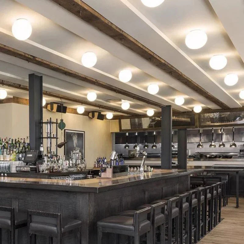 Nástenné svietidlo okrúhle – čistý a moderný lesk 