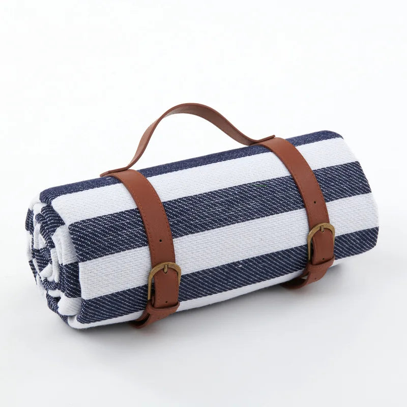 Pătură de Picnic Impermeabilă Pliabilă – Model Clasic Cu Carouri 