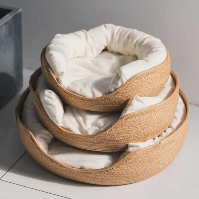 Pet Bed — Cozy Comfort for All Seasons 