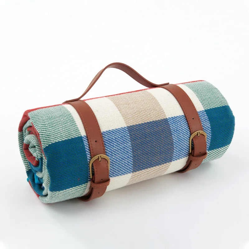 Pătură de Picnic Impermeabilă Pliabilă – Model Clasic Cu Carouri 