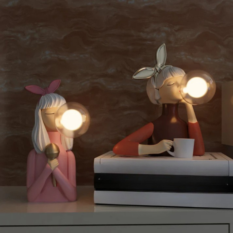 Ručne vyrobená stolná lampa – Jedinečný dizajn a starostlivé spracovanie 