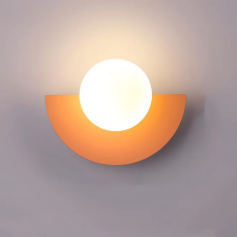 Applique da Parete Moderna – Forma a Mezza Luna e Illuminazione Morbida 