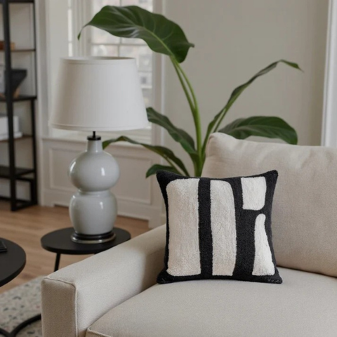 Διακοσμητικό Μαξιλάρι Με Σχέδιο Ζέβρας – Άγγιγμα Άγριο Και Κομψό 