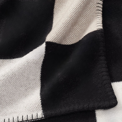 Károvaný vzor – Moderná elegancia a útulné pohodlie 