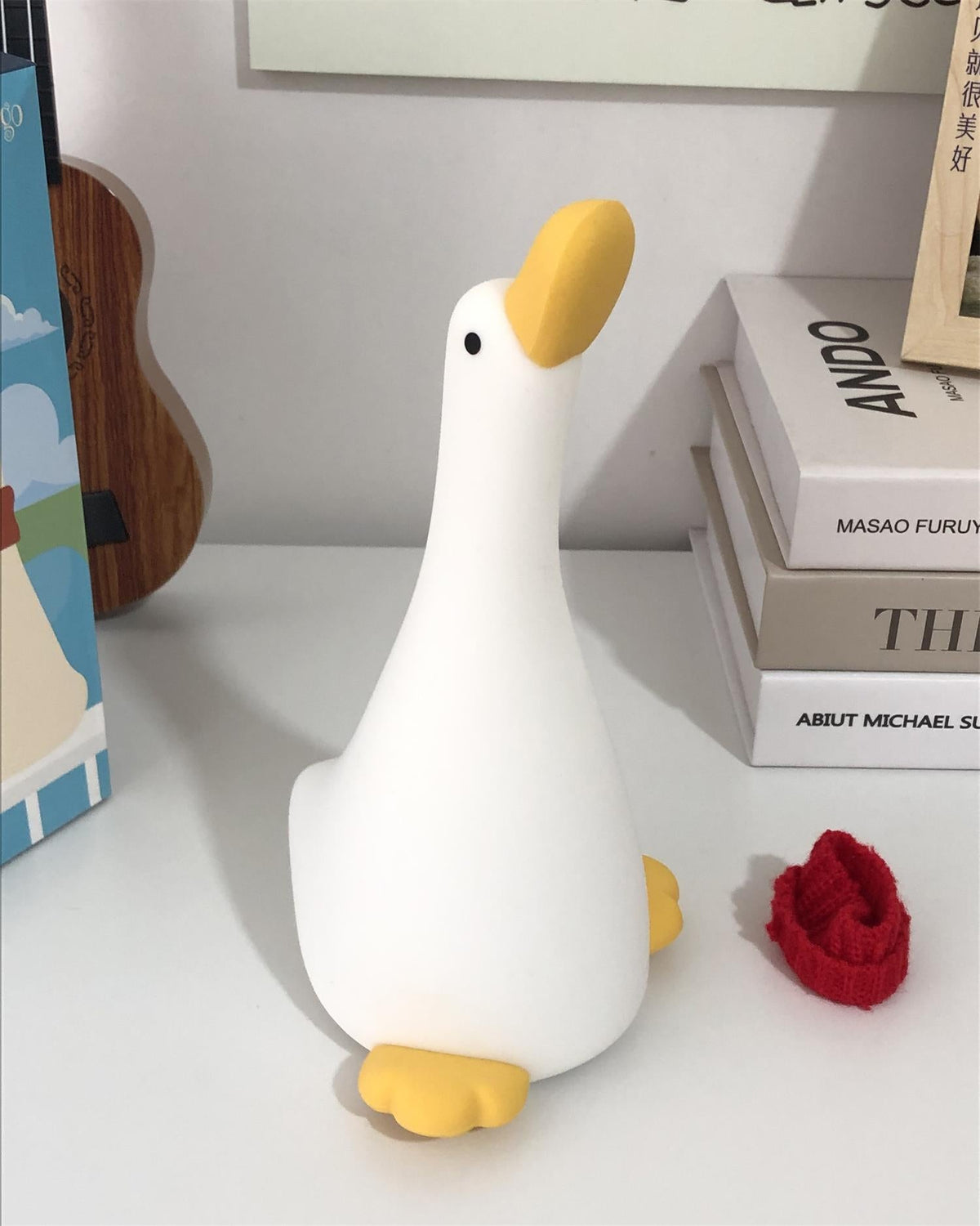 Lampka nocna Enchanted Goose - dotykowe światło i kojący design