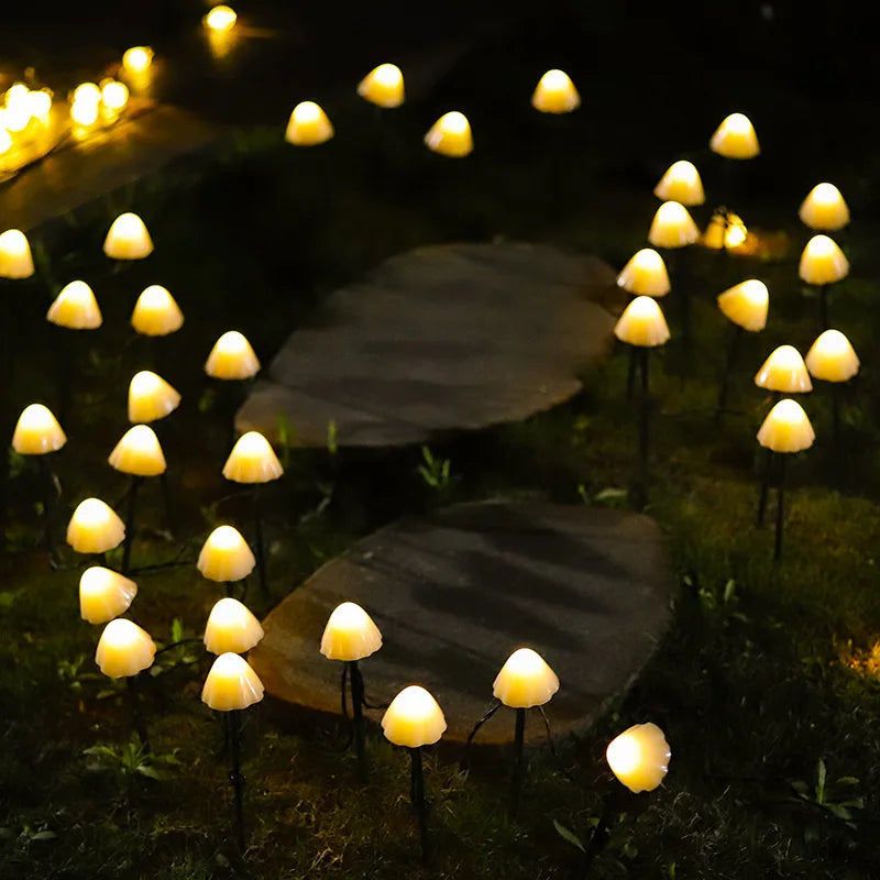 Ghirlandă Luminoasă cu Ciuperci Solare — Farmec Nocturn & Energie Curată 