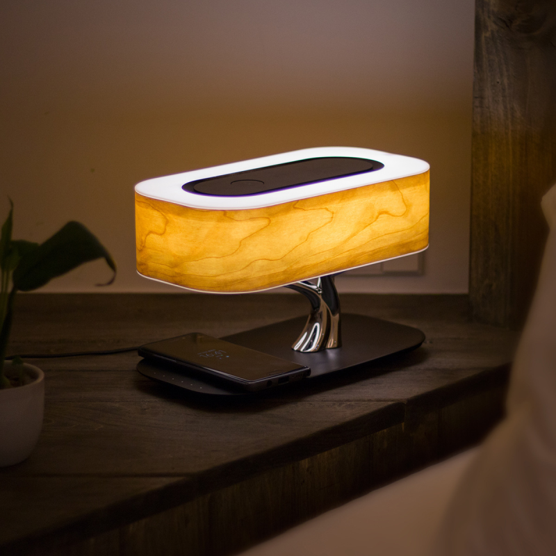 Lâmpada Multifuncional— Luz LED, Carregador Sem Fio e Áudio Bluetooth 