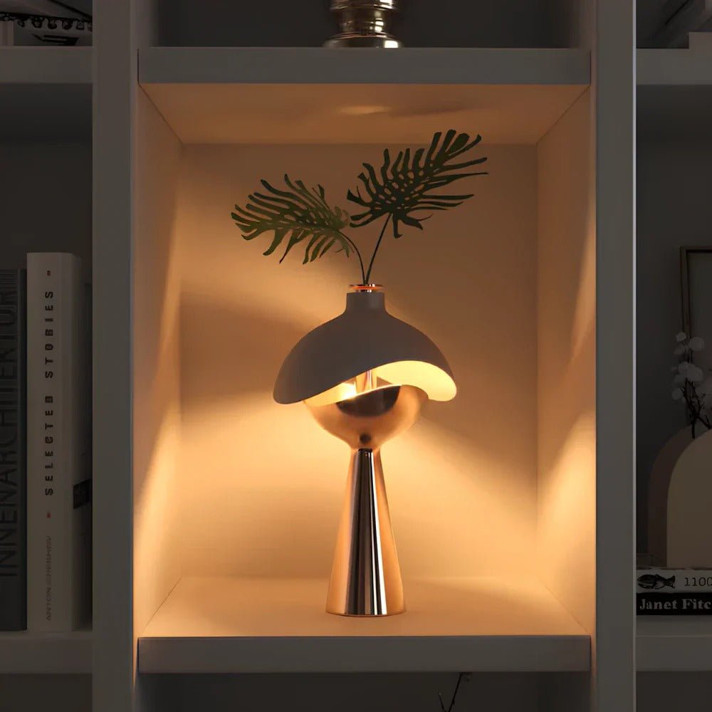 Sculpted Table Lamp – Elegance and Originality 