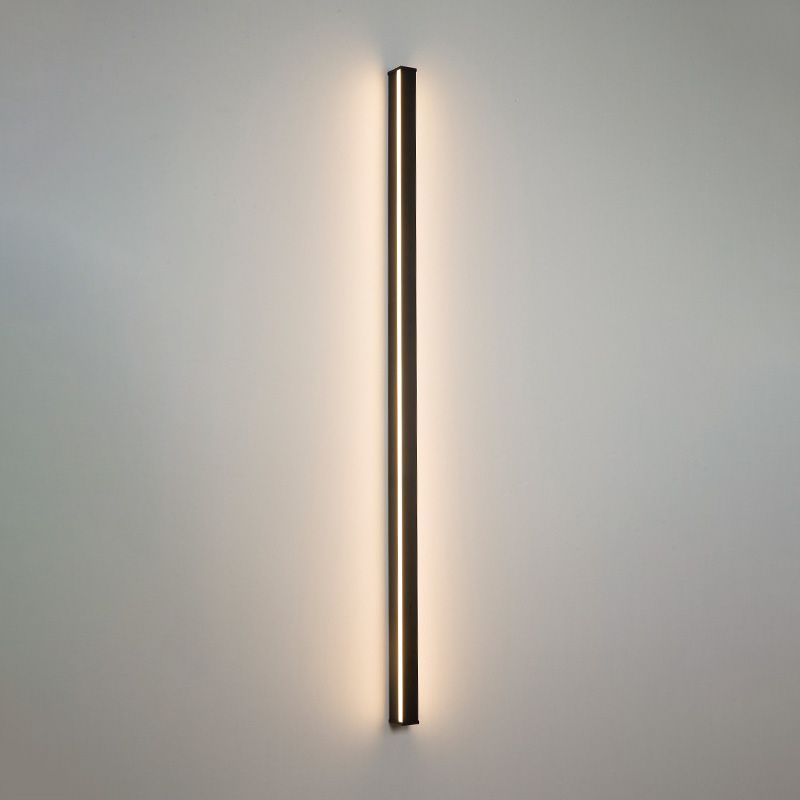 Linear LED Wall Lamp – Subtle Elegance for Modern Interiors 